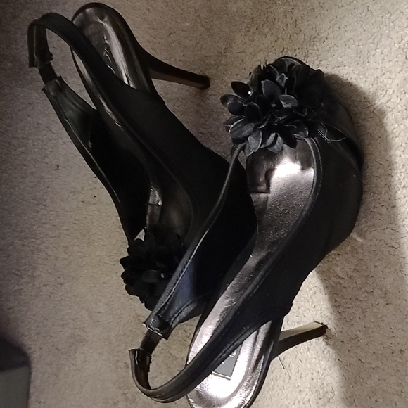 Heels - Picture 4 of 4